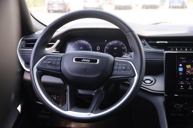 Used 2024 Jeep Grand Cherokee Altitude AWD/4WD image 24
