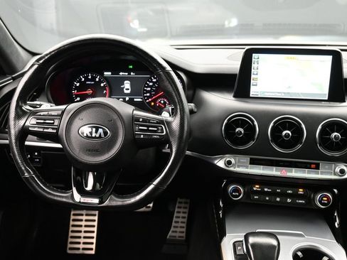 Used 2019 Kia Stinger GT2 image 11