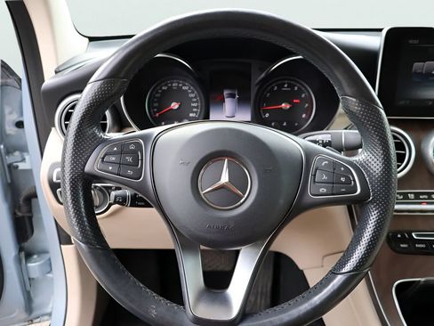 Used 2018 Mercedes-Benz GLC 300 4MATIC image 30