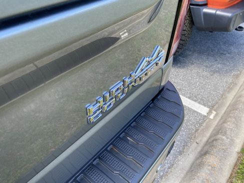 Used 2024 Chevrolet Silverado 2500 High Country w/ High Country Premium Package AWD/4WD image 12