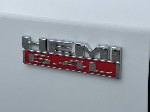 Used 2022 RAM 2500 Tradesman w/ Chrome Appearance Group AWD/4WD image 22