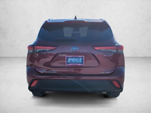 Used 2020 Toyota Highlander XLE image 6
