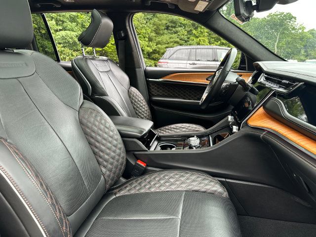 Used 2022 Jeep Grand Cherokee Summit AWD/4WD image 19