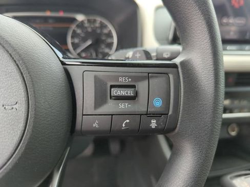 Certified 2023 Nissan Rogue SV FWD image 38