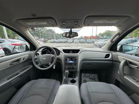 Used 2013 Chevrolet Traverse LS FWD image 9