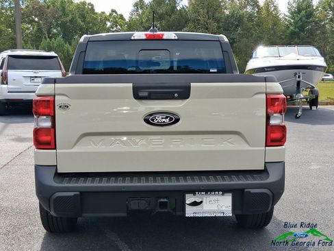 New 2025 Ford Maverick Lariat w/ Black Appearance Package image 4