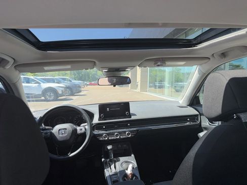 Used 2024 Honda Civic EX image 9