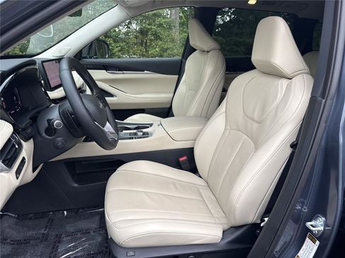 Used 2025 INFINITI QX60 Sensory w/ Vision Package image 8