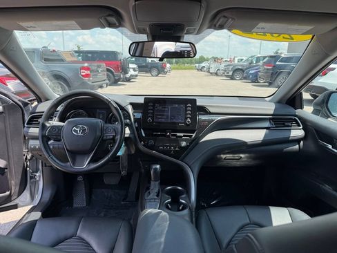 Used 2022 Toyota Camry SE FWD image 12