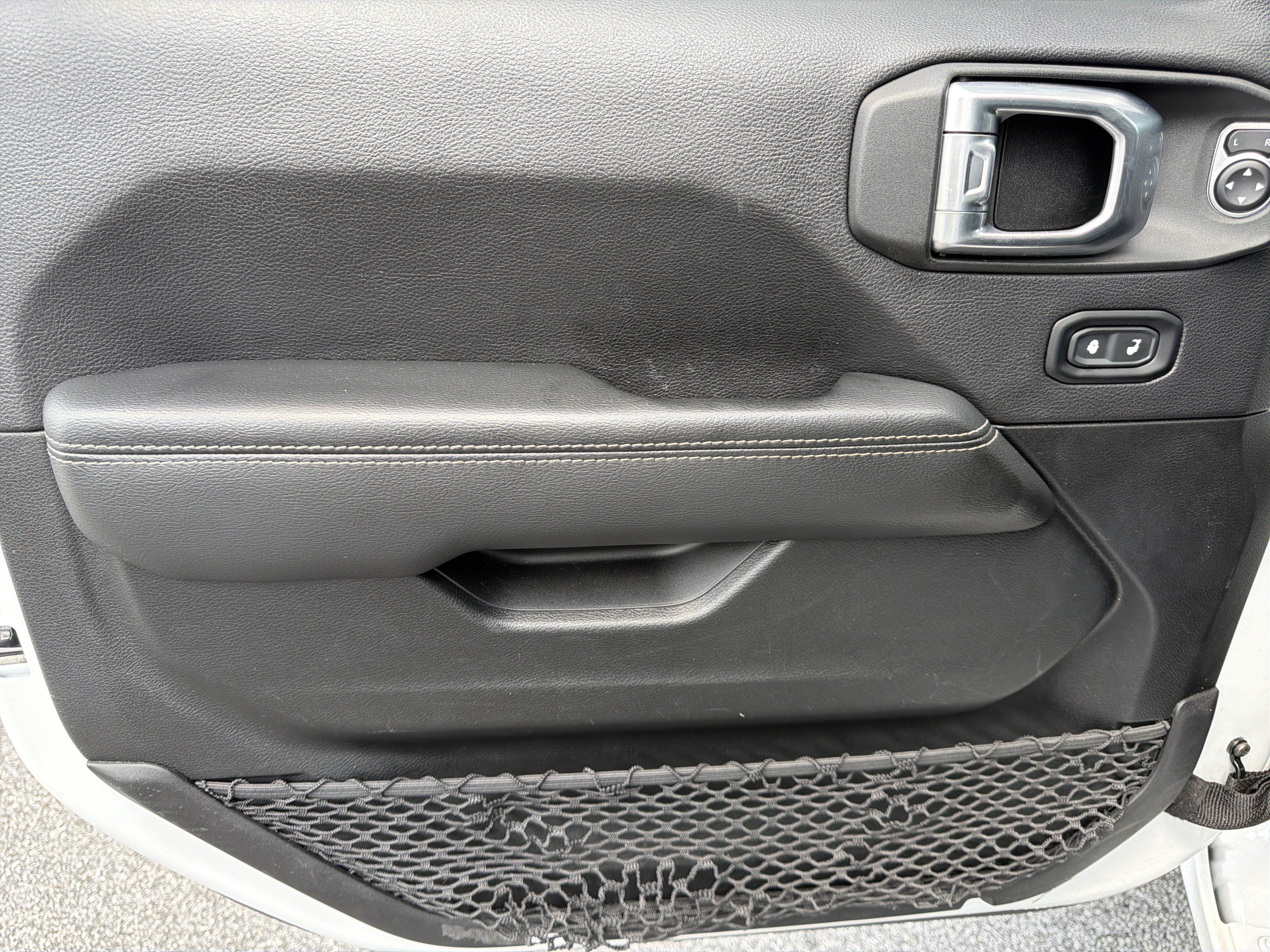 Used 2021 Jeep Wrangler Unlimited Sahara AWD/4WD image 12