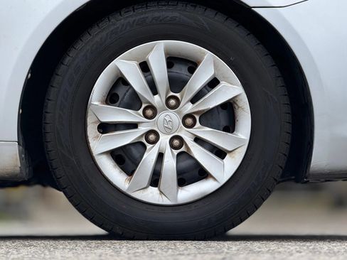 Used 2012 Hyundai Sonata GLS image 28