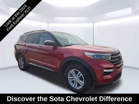 Used 2024 Ford Explorer XLT w/ Equipment Group 202A AWD/4WD image 1