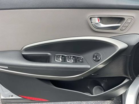 Used 2018 Hyundai Santa Fe Sport w/ 2.0T Ultimate Tech Package 05 AWD/4WD image 19