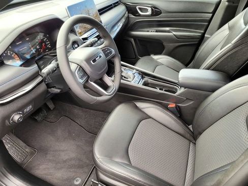 New 2026 Jeep Compass Latitude image 11