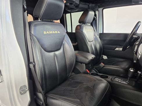 Used 2014 Jeep Wrangler Unlimited Sahara w/ Dual Top Group image 15