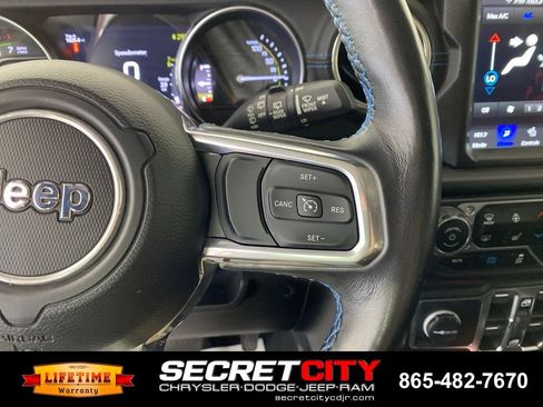 Used 2023 Jeep Wrangler Unlimited Rubicon 4xe w/ Cold Weather Group AWD/4WD image 15