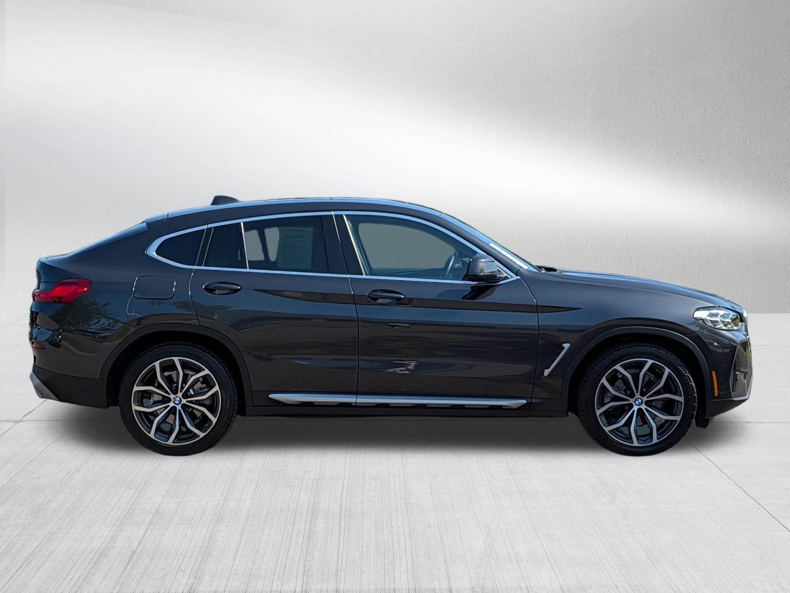 Used 2022 BMW X4 xDrive30i w/ Premium Package 2 AWD/4WD image 8