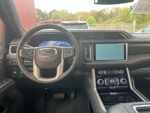 Used 2023 GMC Yukon Denali w/ Max Trailering Package image 5