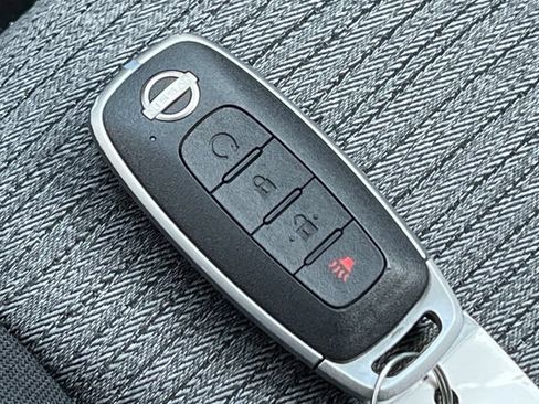 Used 2023 Nissan Rogue SV AWD/4WD image 29