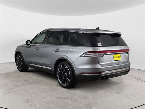 Used 2021 Lincoln Aviator Reserve w/ Equipment Group 202A image 3