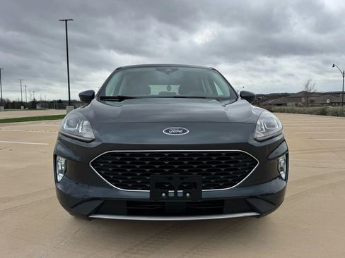 Used 2022 Ford Escape SEL w/ Technology Package FWD image 2