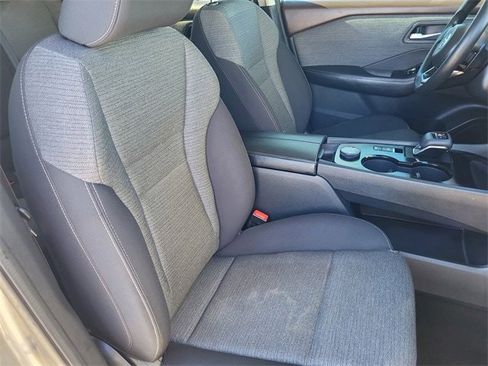 Certified 2021 Nissan Rogue SV image 16