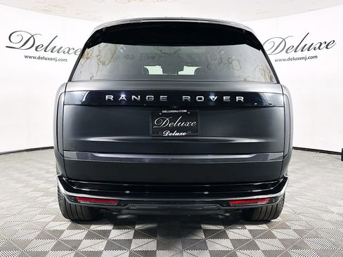 Used 2024 Land Rover Range Rover SE AWD/4WD image 5