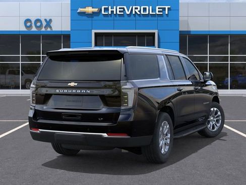 New 2026 Chevrolet Suburban LT image 4