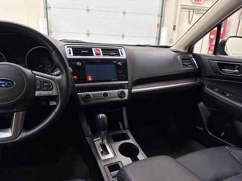 Used 2017 Subaru Outback 3.6R Limited image 16