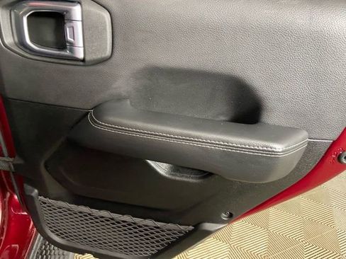 Used 2022 Jeep Wrangler Unlimited Sahara 4xe image 7