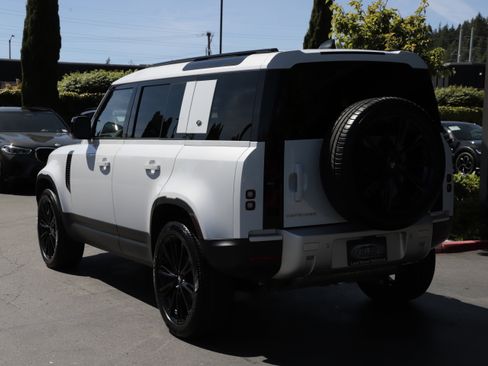 Used 2022 Land Rover Defender 110 AWD/4WD image 6