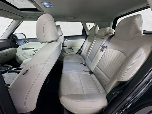 Used 2023 Kia Soul EX FWD image 13