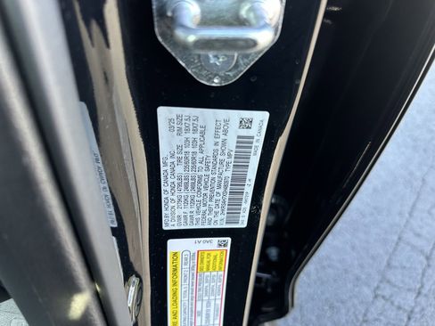 Used 2025 Honda CR-V EX-L image 29