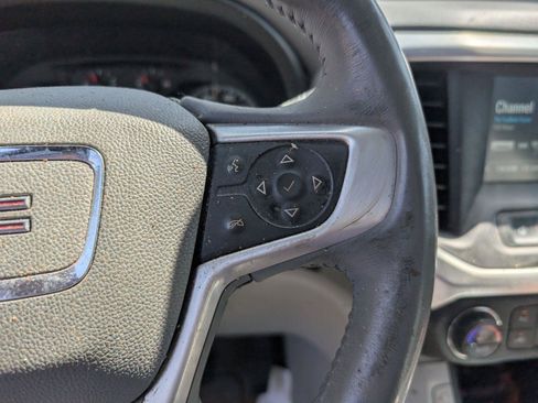 Used 2018 GMC Acadia SLE FWD image 24