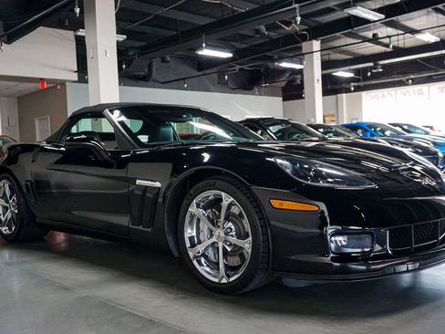 Used 2011 Chevrolet Corvette Grand Sport w/ Preferred Equipment Group image 2