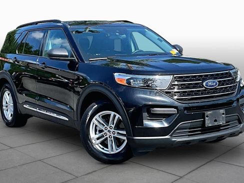 Used 2020 Ford Explorer XLT RWD image 3