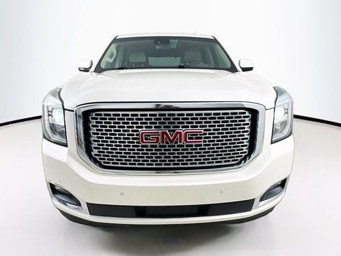 Used 2015 GMC Yukon Denali w/ Premium Package AWD/4WD image 2