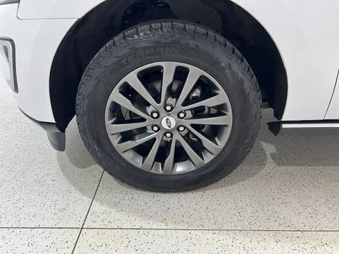 Used 2021 Ford Expedition Limited AWD/4WD image 32