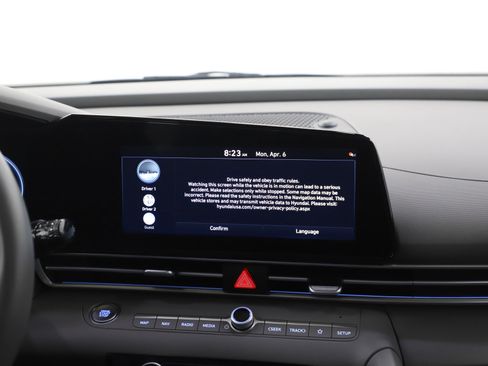 Used 2025 Hyundai Elantra SEL image 15