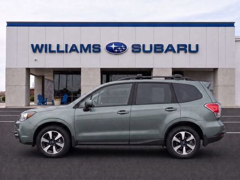 Used 2018 Subaru Forester 2.5i Premium w/ Protection Package #3 AWD/4WD image 7