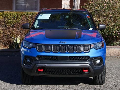 Used 2022 Jeep Compass Trailhawk w/ Trailhawk Convenience Group AWD/4WD image 3