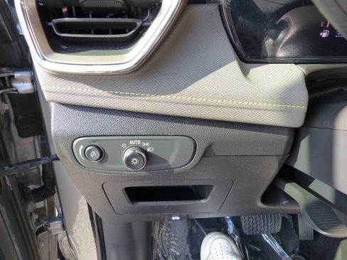 Used 2025 Chevrolet TrailBlazer ACTIV FWD image 24
