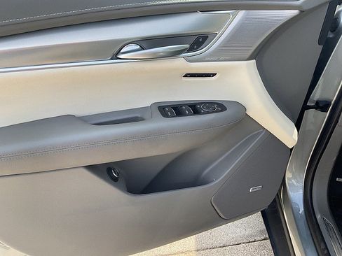 Used 2023 Cadillac XT5 Premium Luxury AWD/4WD image 11