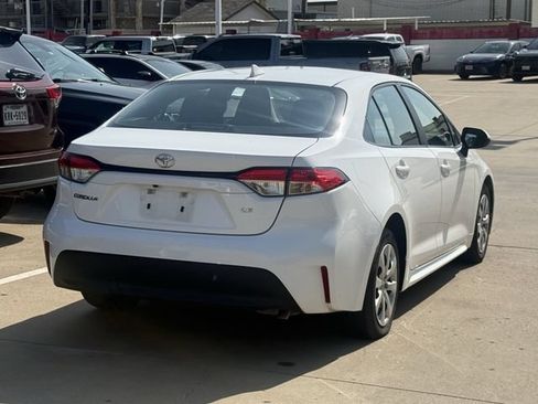 Used 2024 Toyota Corolla LE FWD image 4