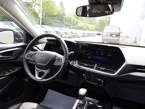 Certified 2024 Chevrolet Trax ACTIV FWD image 26