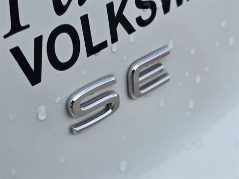 Used 2023 Volkswagen Atlas Cross Sport SE w/ Panoramic Sunroof Package image 7