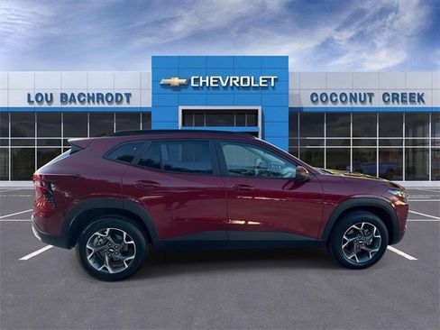 Used 2024 Chevrolet Trax LT image 9