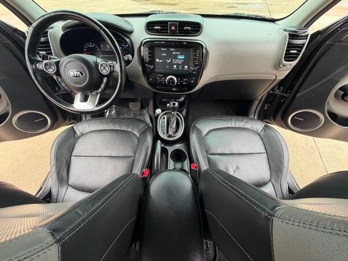 Used 2018 Kia Soul + w/ + Primo LIT Package FWD image 10