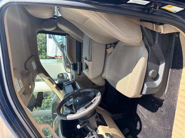 Used 2015 Ford F150 XLT RWD image 16