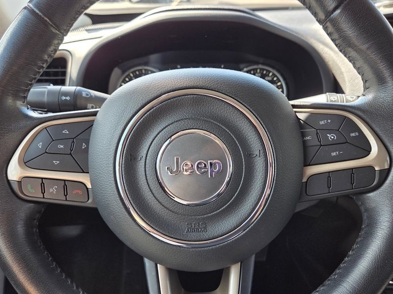 Used 2017 Jeep Renegade Latitude AWD/4WD image 11